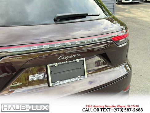 Used 2023 Porsche Cayenne Platinum Edition AWD/4WD image 23