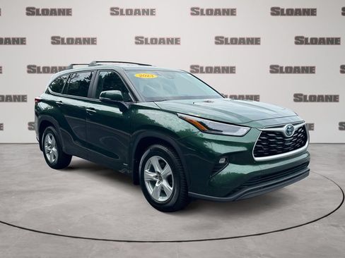 Used 2023 Toyota Highlander LE AWD/4WD image 7