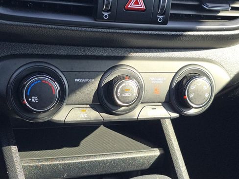 Used 2023 Kia Forte LXS image 31