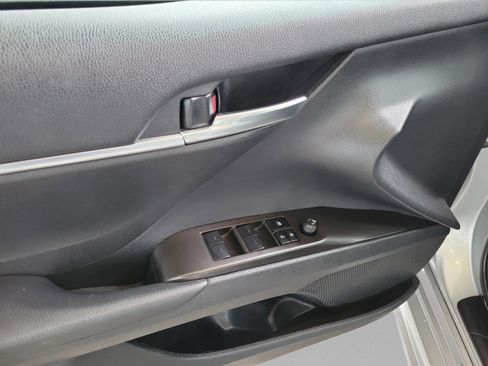 Used 2024 Toyota Camry SE image 25