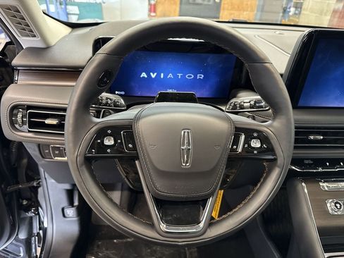 New 2026 Lincoln Aviator Reserve w/ Jet Appearance Package AWD/4WD image 11