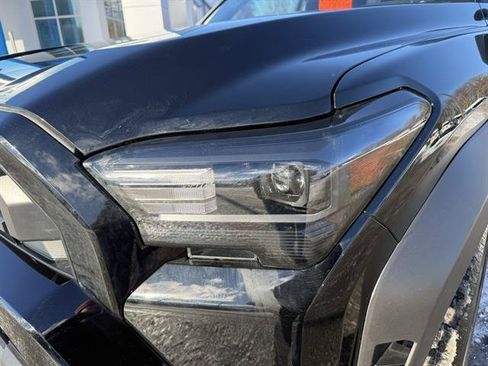 Used 2025 Toyota 4Runner SR5 AWD/4WD image 27