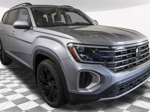 New 2026 Volkswagen Atlas SE image 10