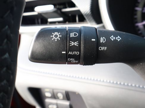 Used 2023 Toyota Highlander XSE image 18