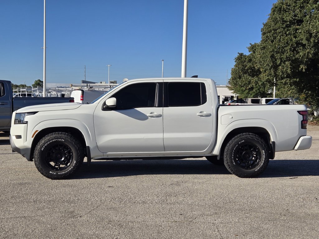 Used 2022 Nissan Frontier SV RWD image 4
