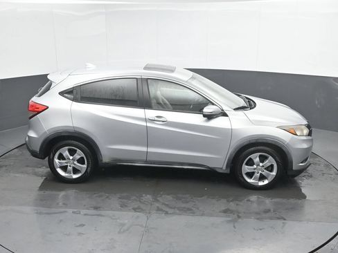 Used 2016 Honda HR-V EX image 27
