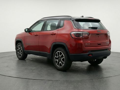 Used 2025 Jeep Compass Trailhawk image 6