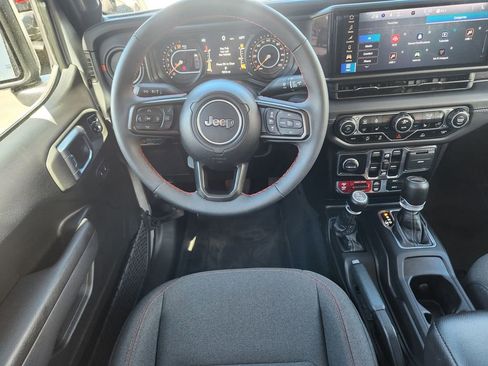 Used 2024 Jeep Gladiator Rubicon w/ Convenience Group AWD/4WD image 30
