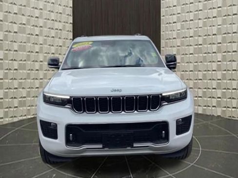 Certified 2023 Jeep Grand Cherokee Overland w/ Luxury Tech Group IV AWD/4WD image 12