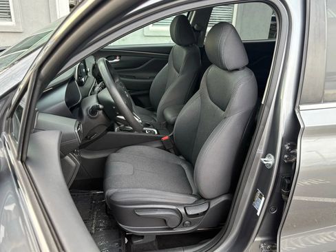 Used 2019 Hyundai Santa Fe SE image 10