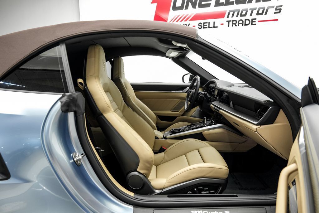 Used 2025 Porsche 911 Turbo S AWD/4WD image 39