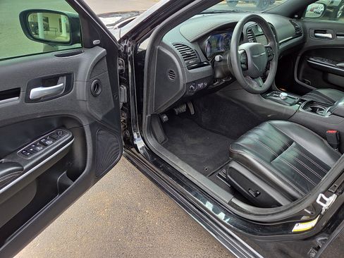 Used 2023 Chrysler 300 S image 11