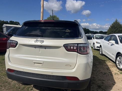 Used 2018 Jeep Compass Limited w/ Navigation Group AWD/4WD image 15