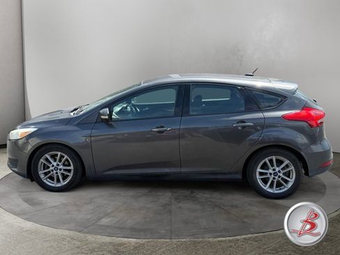 Used 2015 Ford Focus SE FWD image 4