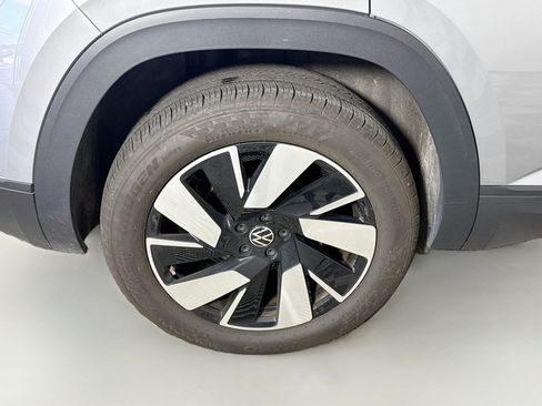 Used 2026 Volkswagen Atlas Cross Sport SE FWD image 33