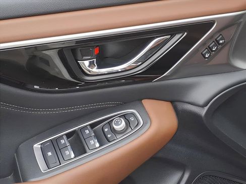 Used 2022 Subaru Outback Touring XT image 5