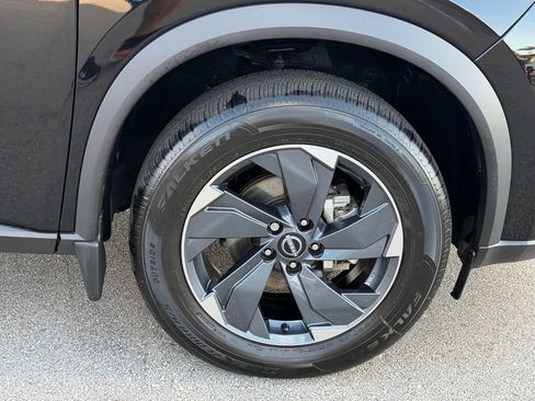 Certified 2026 Nissan Rogue SV FWD image 9