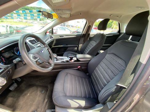Used 2016 Ford Fusion SE FWD image 13