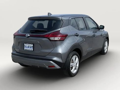 Used 2021 Nissan Kicks S FWD image 7