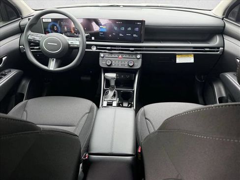 New 2026 Hyundai Tucson SE image 11