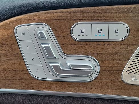 Used 2022 Mercedes-Benz GLS 450 4MATIC image 14