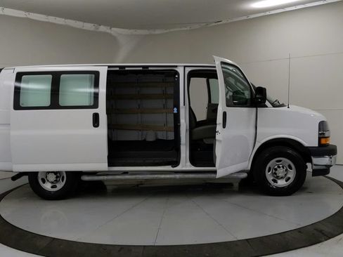 Used 2021 Chevrolet Express 2500 w/ Driver Convenience Package RWD image 10