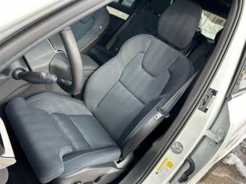 Used 2025 Volvo XC90 T8 Ultra image 2