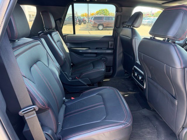 Used 2024 Ford Expedition Limited AWD/4WD image 13
