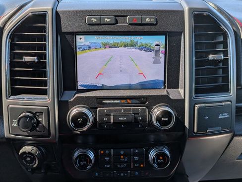 Used 2019 Ford F150 Lariat w/ Equipment Group 502A Luxury AWD/4WD image 17