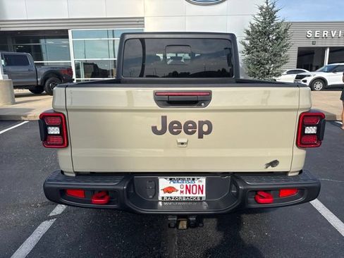 Used 2022 Jeep Gladiator Rubicon w/ LED Lighting Group AWD/4WD image 7