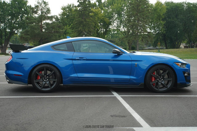 Used 2021 Ford Mustang Shelby GT500 w/ Carbon Fiber Track Pack RWD image 9