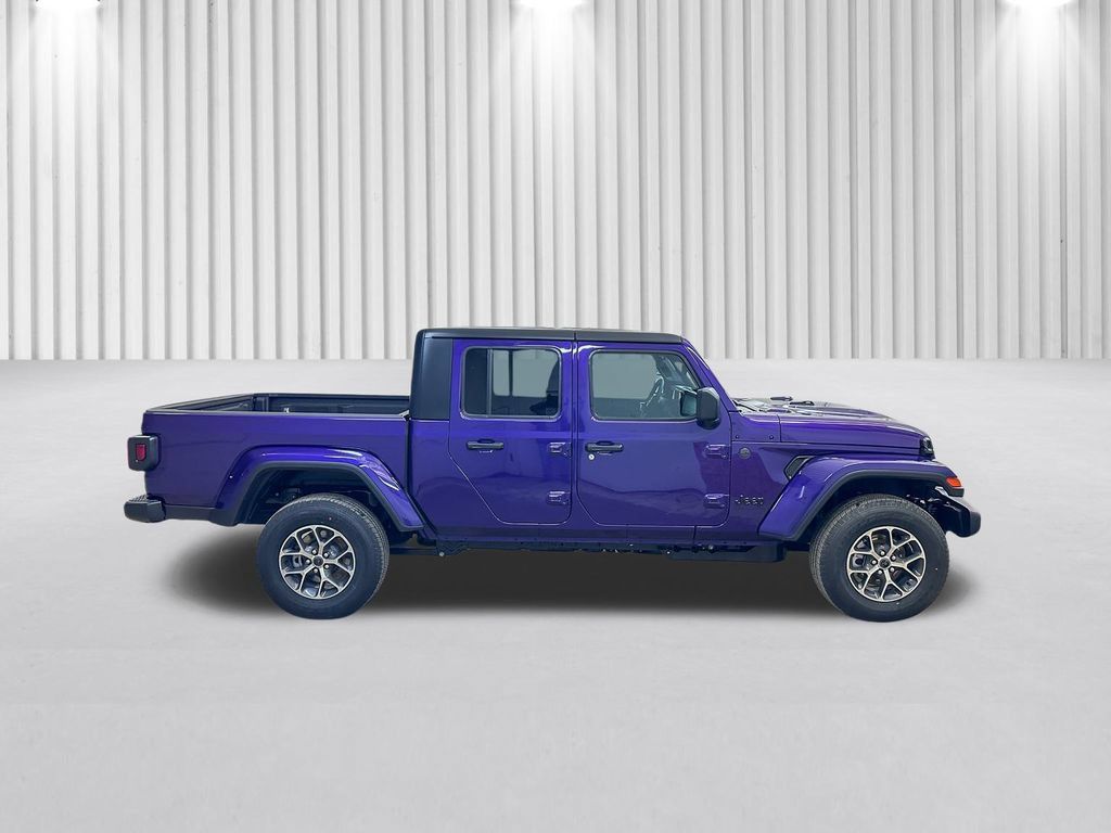 New 2026 Jeep Gladiator Sport AWD/4WD image 3