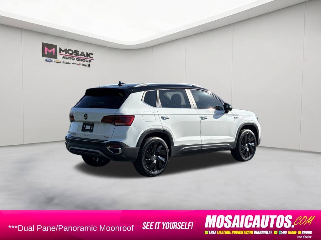 Used 2024 Volkswagen Taos SE w/ Panoramic Sunroof Package AWD/4WD image 7