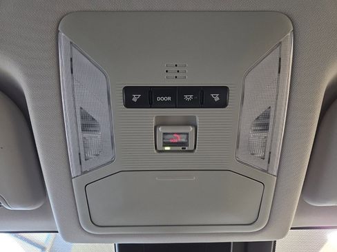 Used 2020 Toyota RAV4 LE image 28