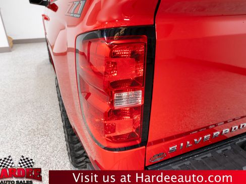 Used 2018 Chevrolet Silverado 1500 LT w/ All Star Edition image 9