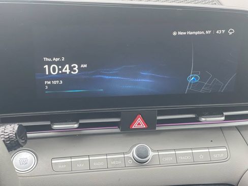 Used 2024 Hyundai Elantra Blue FWD image 5