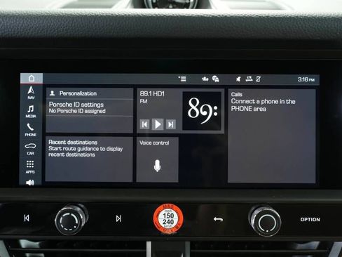 Certified 2025 Porsche Macan image 17