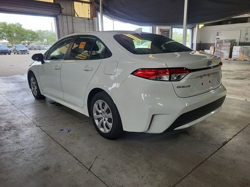 Used 2020 Toyota Corolla LE FWD image 2