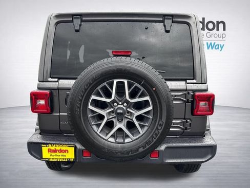 Used 2025 Jeep Wrangler Unlimited Sahara AWD/4WD image 6