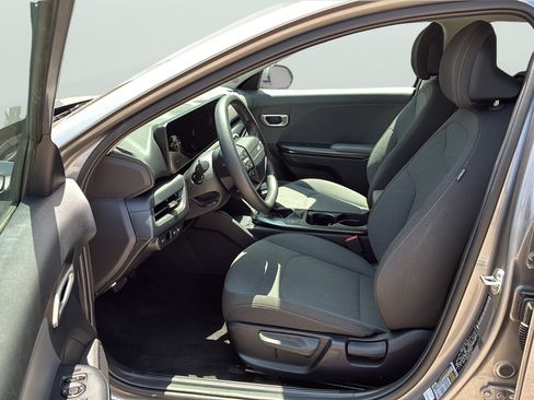 Used 2025 Kia K4 FWD image 13