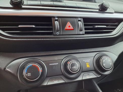 Used 2023 Kia Forte LXS image 7