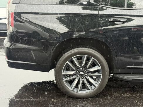 Used 2024 Cadillac Escalade Sport AWD/4WD image 9