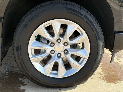 Used 2023 Chevrolet Silverado 1500 Custom image 10