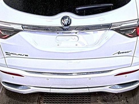 Used 2022 Buick Enclave Avenir w/ Trailering Package, 5000 lbs. AWD/4WD image 7