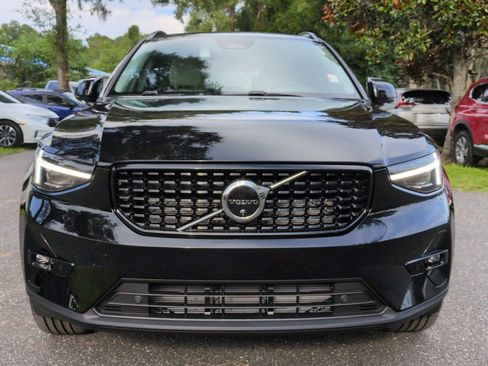New 2025 Volvo XC40 B5 Plus w/ Protection Package Premier image 9