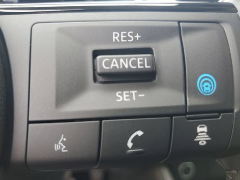 Certified 2023 Nissan Rogue Platinum w/ Platinum Premium Package FWD image 30