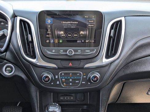 Used 2019 Chevrolet Equinox Premier image 18