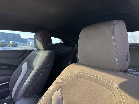 Used 2021 Chevrolet Camaro LT w/ Technology Package image 20