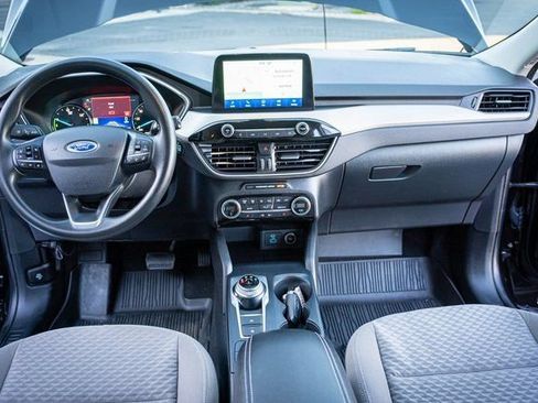 Used 2021 Ford Escape SE image 28