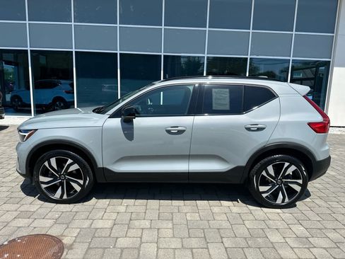 Used 2024 Volvo XC40 B5 Plus w/ Protection Package Premier AWD/4WD image 6